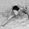 nackt_im_sand.jpg